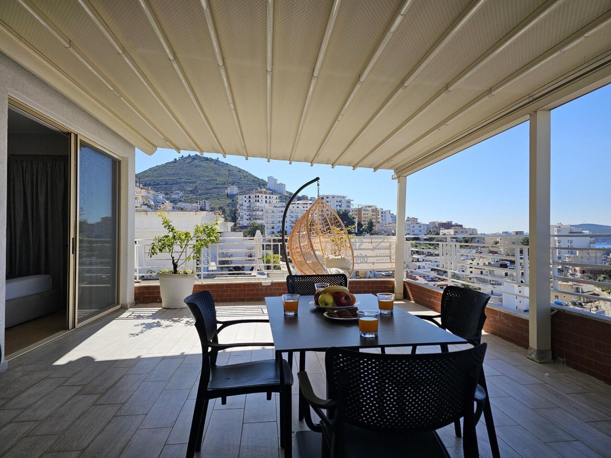 Deep Blue Rooftop - 111 ซารานเดอ ภายนอก รูปภาพ